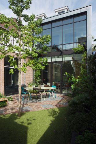 Samenvoegen en uitbreiden onder- en bovenwoning aan de Krommerijn Utrecht