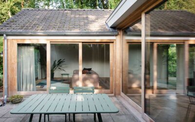 Uitbouwen en moderniseren twee-onder-een-kapwoning in Driebergen